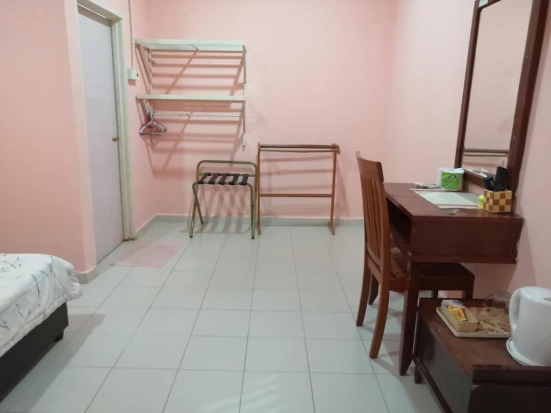Huda Inn Pantai Cenang  Exterior foto
