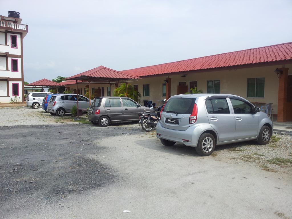 Huda Inn Pantai Cenang  Exterior foto