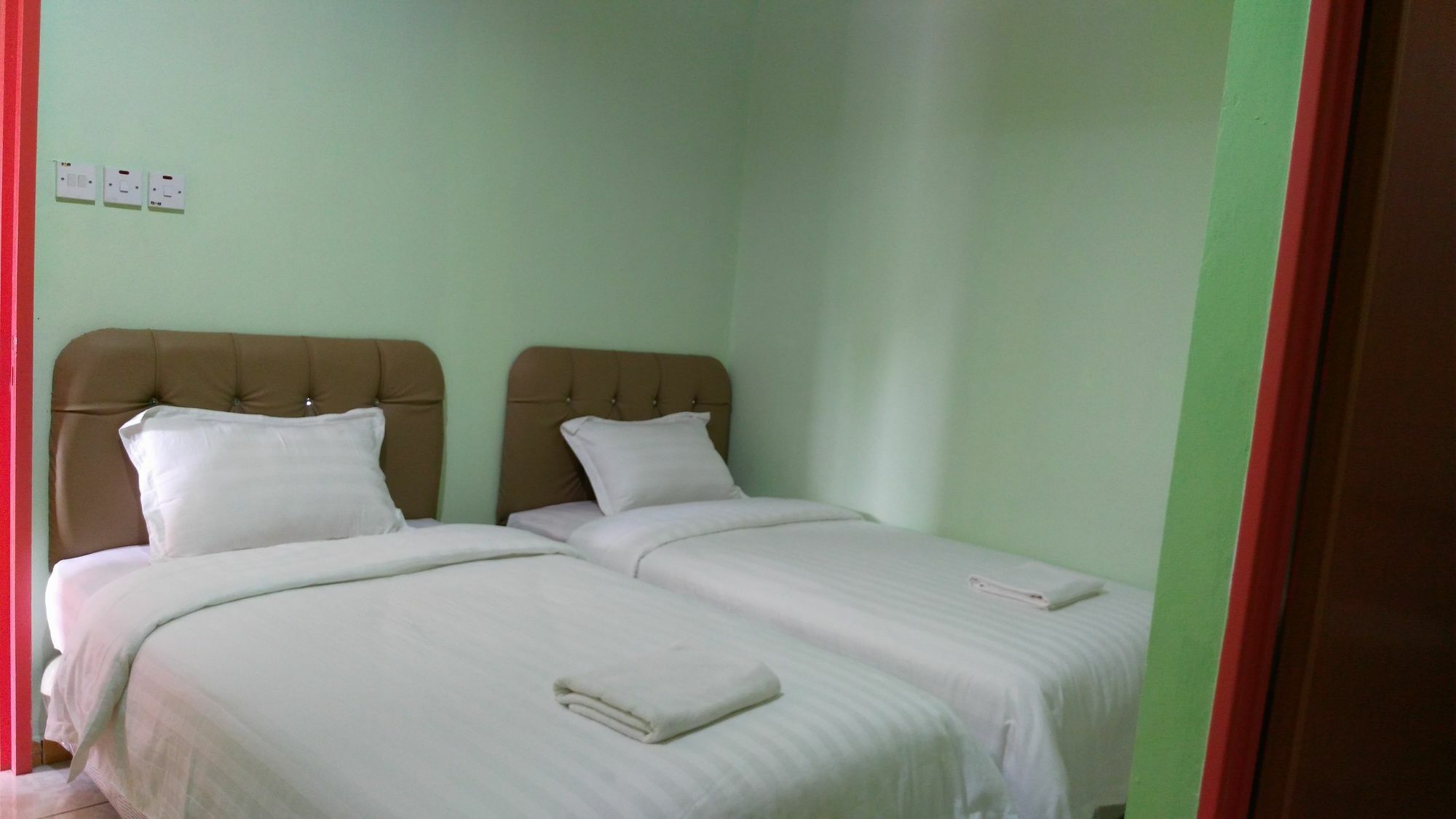Huda Inn Pantai Cenang  Exterior foto